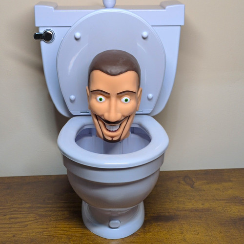 Used skibidi toilet tall - used, 11"